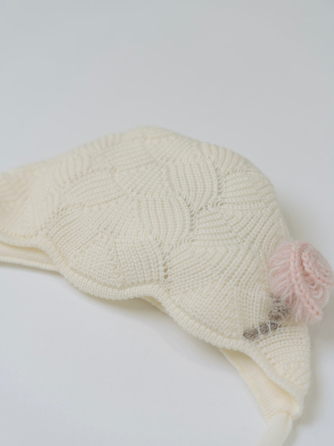 Cuffia lana con fiore laterale e laccetto Neonata VANIGLIA IN25CU - NANU' BABY