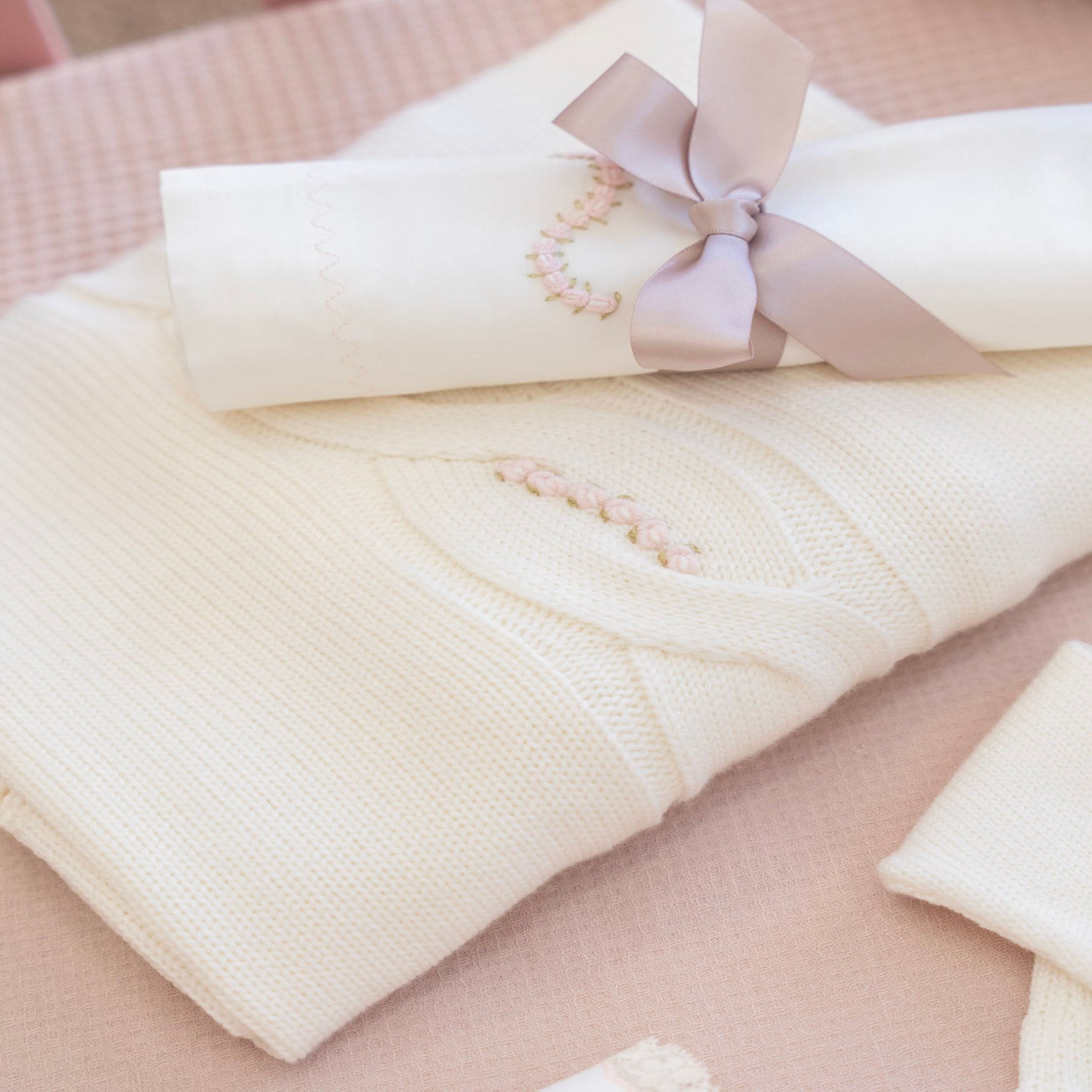 Coperta Pura Lana Ricamo Treccia OLLY - Piccola Giuggiola