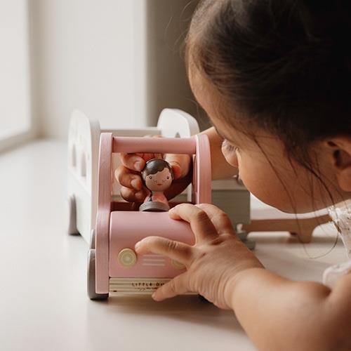 Macchina con caravan e personaggi FSC Multicolore LD8022 - NANU' BABY