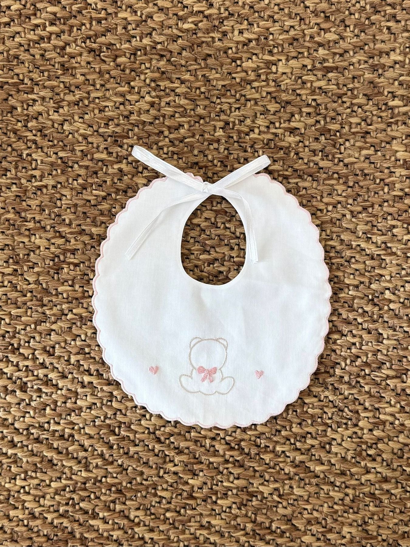 Bavetta ricamata a mano Neonata ROSA TEDDY BAV/R - NANU' BABY