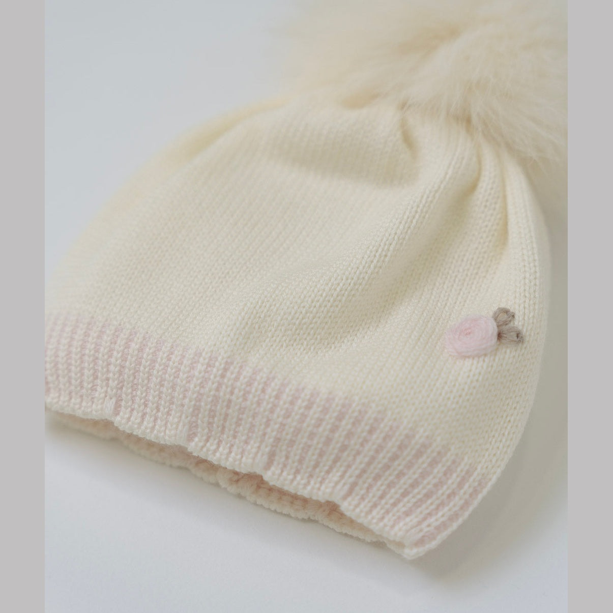 Cappellino lana fiore Neonata VANIGLIA IN1071/V -  NANU' BABY