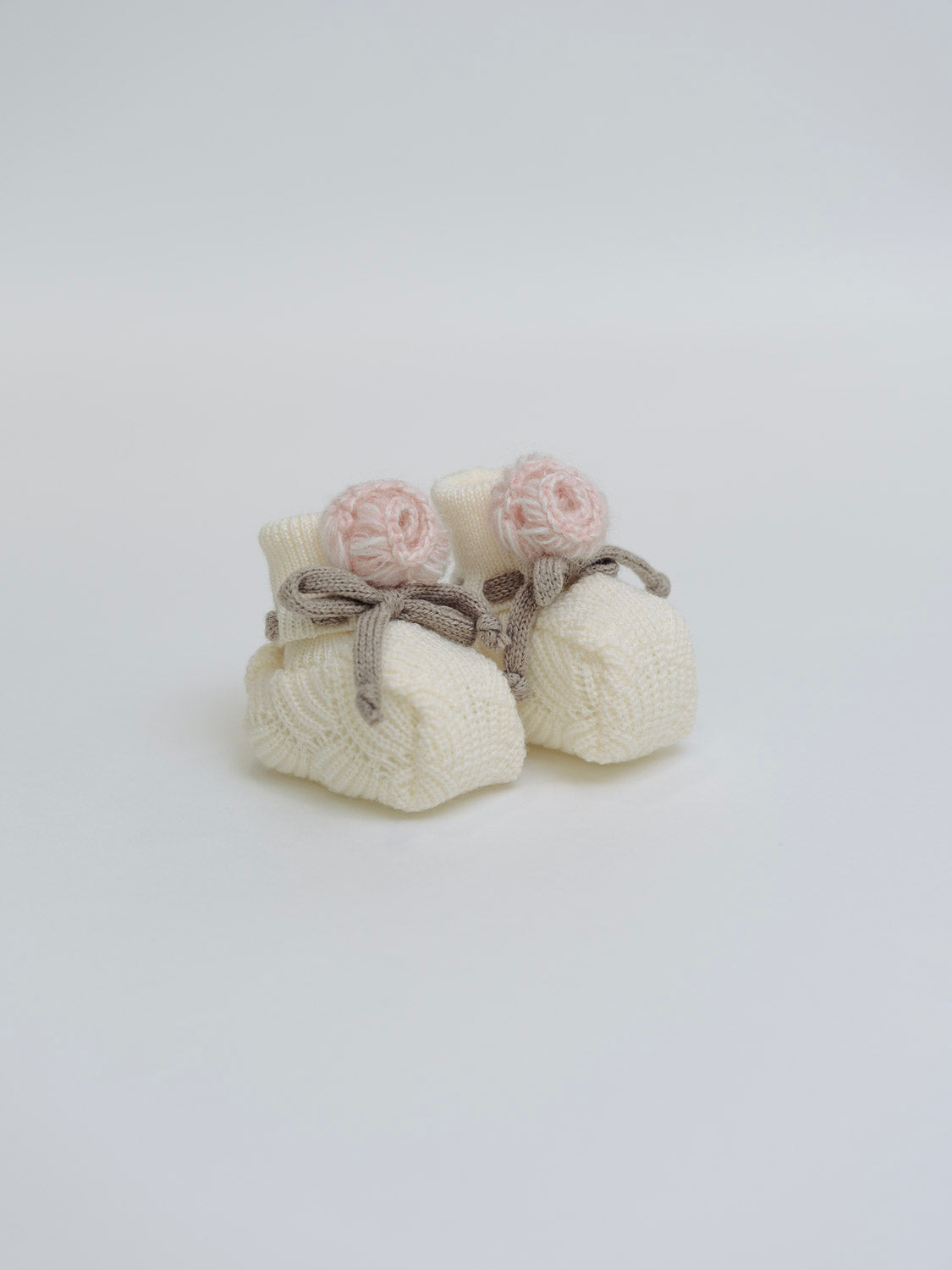 Babbucce in lana con fiore rosa e laccetto Neonata VANIGLIA IN25S -  NANU' BABY